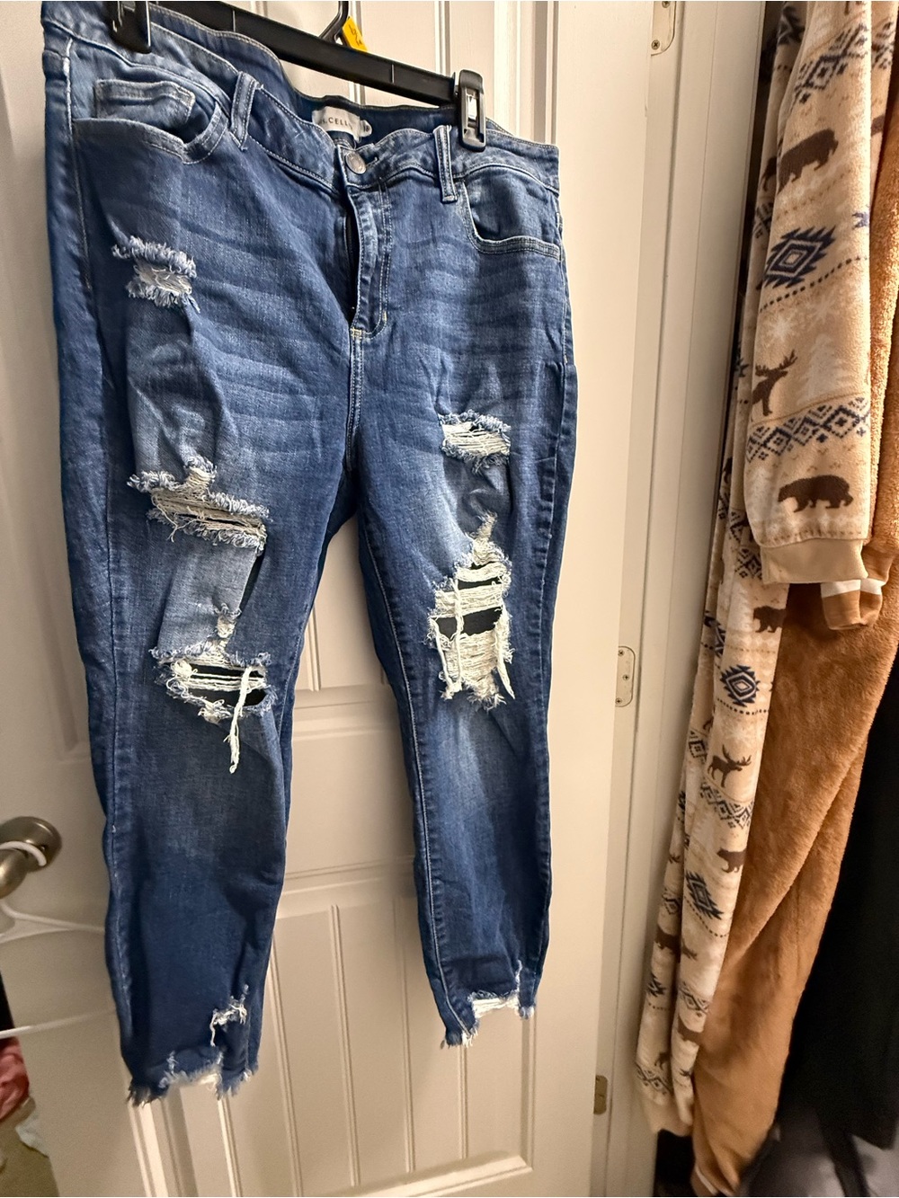 Cello Women's Distressed Cropped Blue Jeans